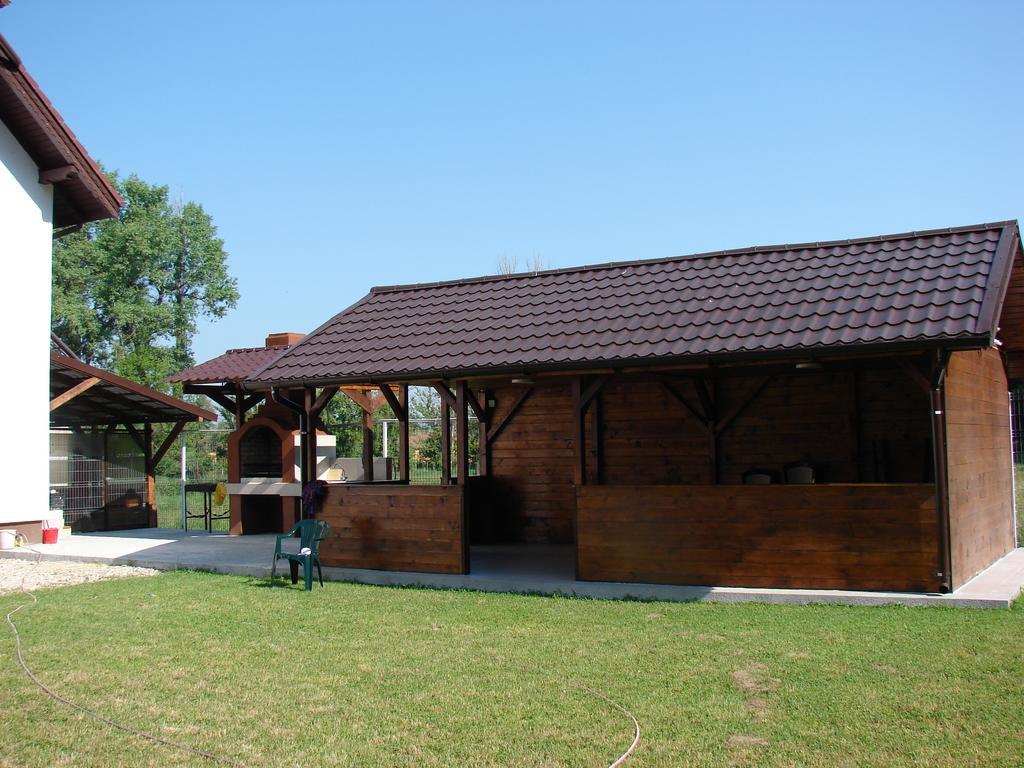 Rosenville Rîşnov Luaran gambar
