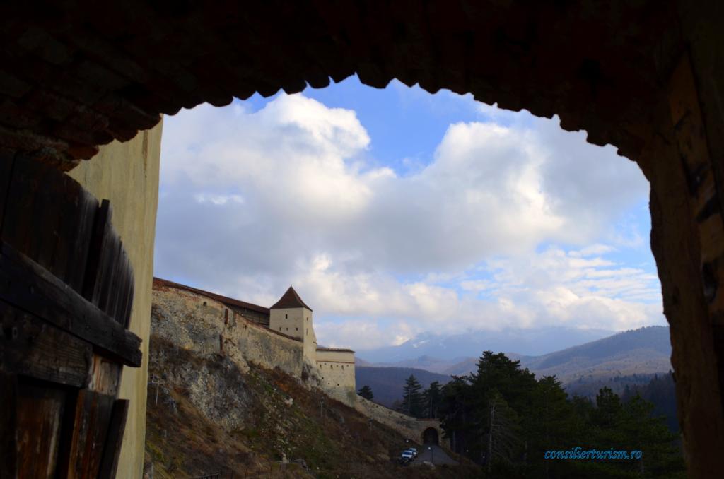 Rosenville Rîşnov Luaran gambar