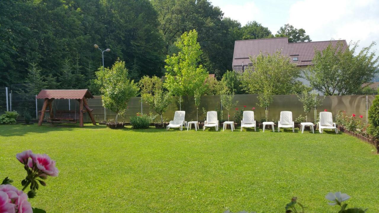 Rosenville Rîşnov Luaran gambar