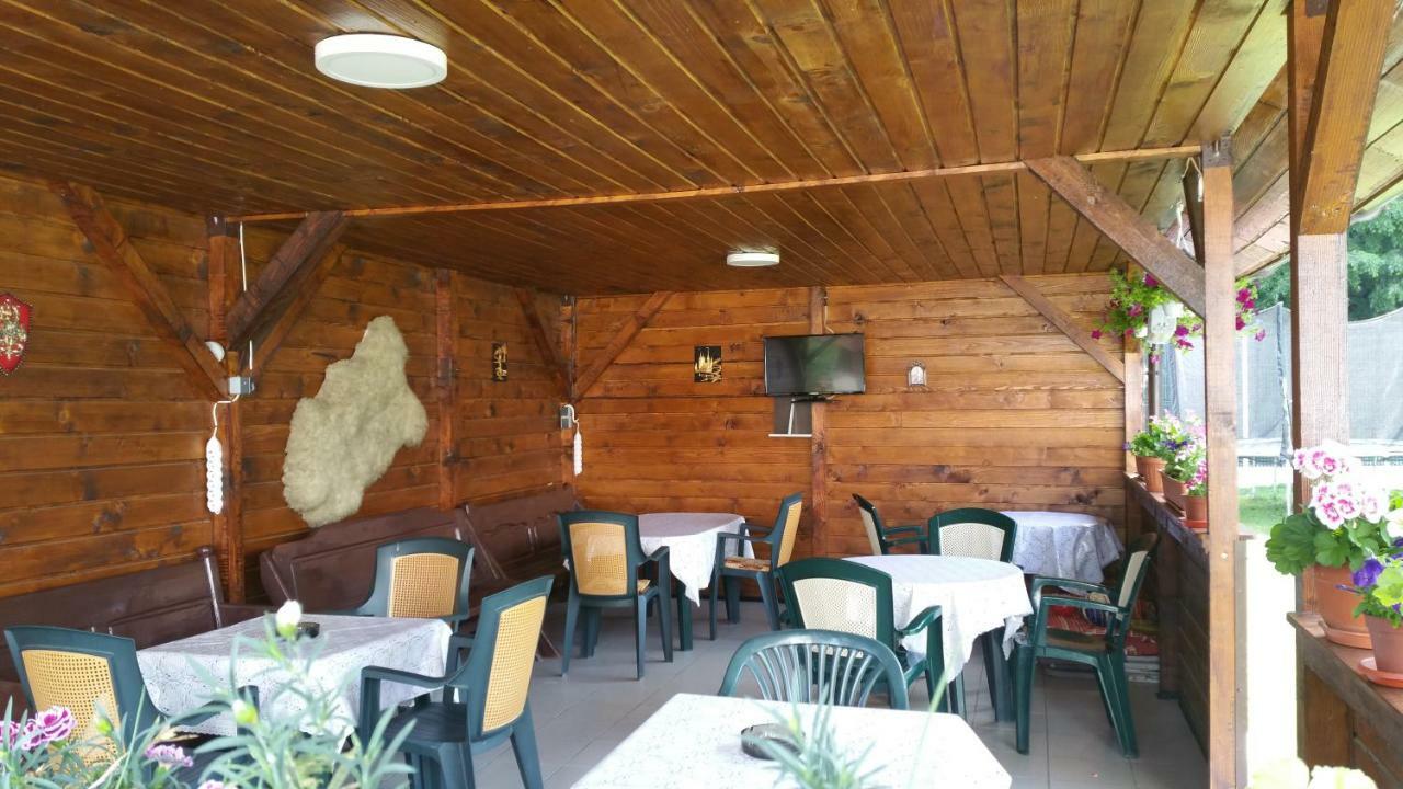 Rosenville Rîşnov Luaran gambar