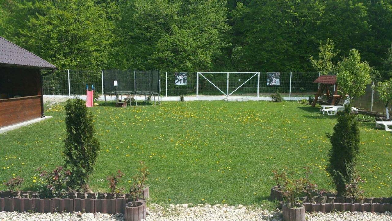 Rosenville Rîşnov Luaran gambar