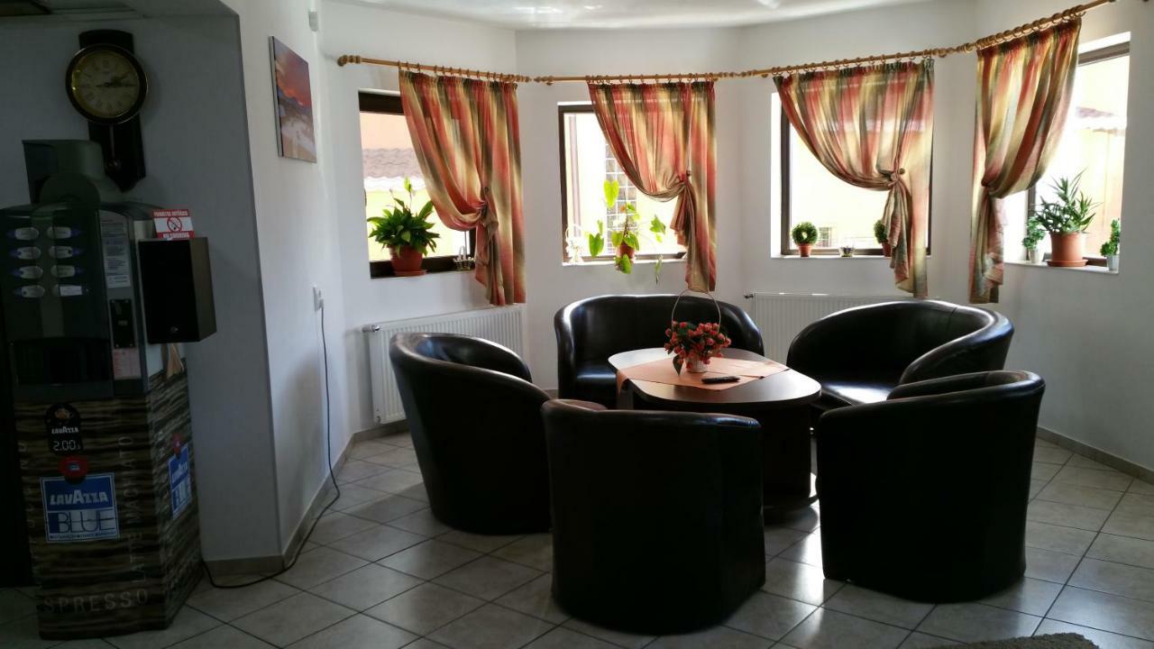 Rosenville Rîşnov Luaran gambar