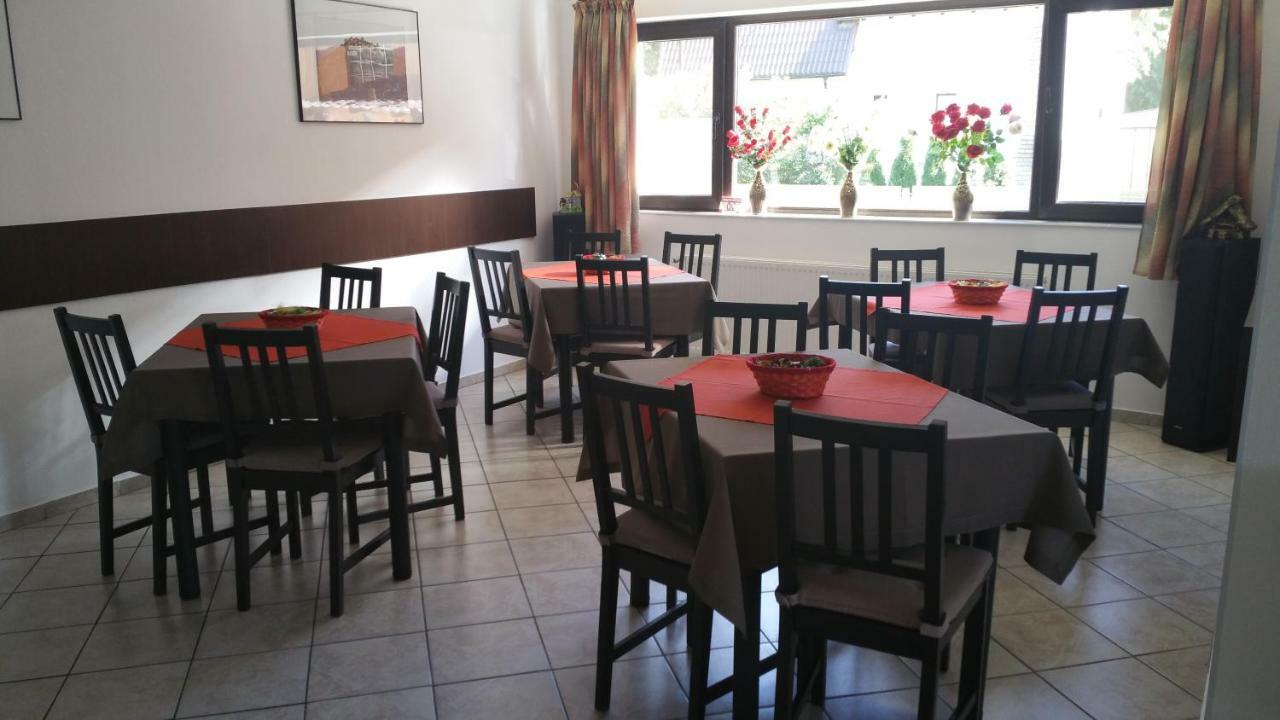 Rosenville Rîşnov Luaran gambar