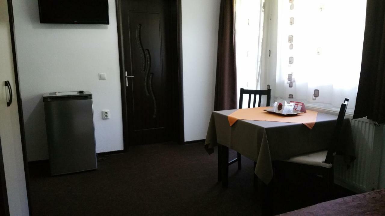 Rosenville Rîşnov Luaran gambar