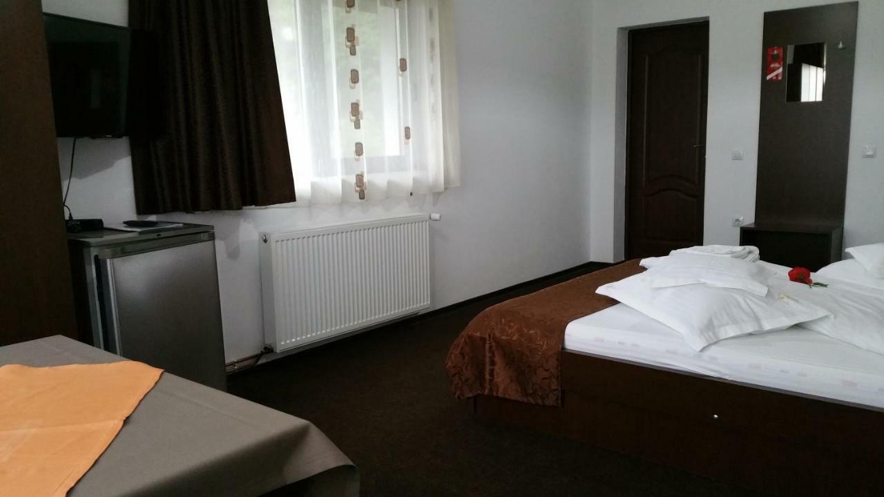 Rosenville Rîşnov Luaran gambar
