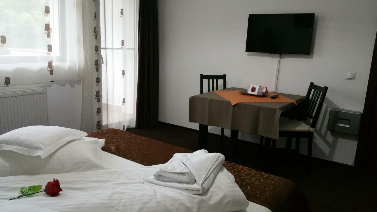Rosenville Rîşnov Luaran gambar