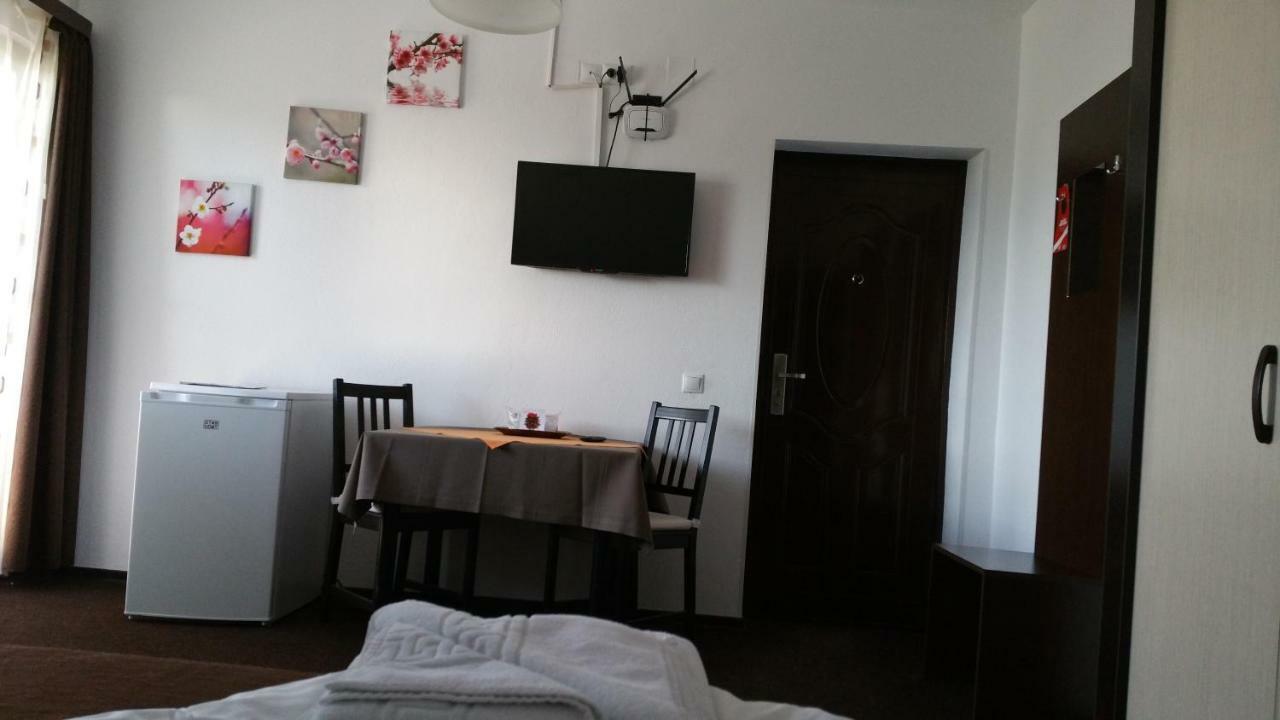 Rosenville Rîşnov Luaran gambar